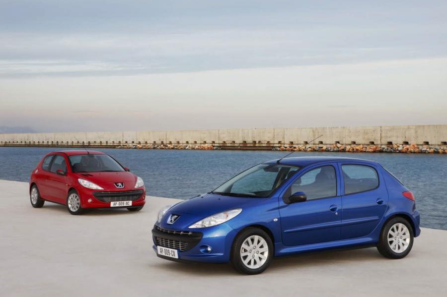  Peugeot 206 Plus 2009 года  (фото 20 из 49)